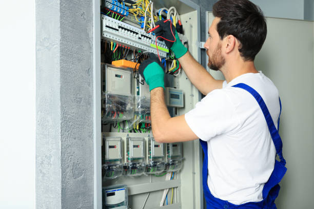 Best Electrical Installation Contractor  in Fort Pierce South, FL